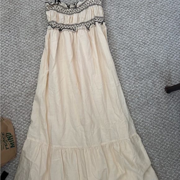 Zara Cream Dress with Black Detailing - Picture 3 of 3
